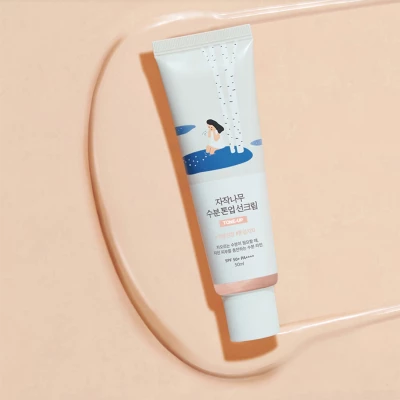 Крем солнцезащитный с тонирующим эффектом Round Lab Moisturizing sunscreen SPF 50+ PA++++, 50мл
