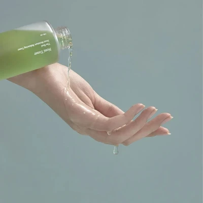 Успокаивающий тонер для лица с экстрактом плодов нони CELIMAX The Real Noni Moisture Balancing Toner, 150 мл - фото 2
